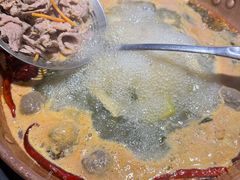 -洱火云南酸菜牛肉火锅(石景山当代商城店)