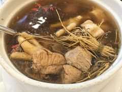 养肝草炖龙骨汤-万山楼海鲜酒家·二十三年老字号