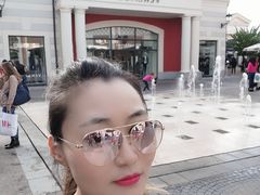 -卡斯特罗马诺名品奥特莱斯