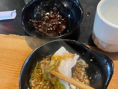 酸菜黑猪肉锅-果松木炭酸菜铜火锅·外婆参鸡汤