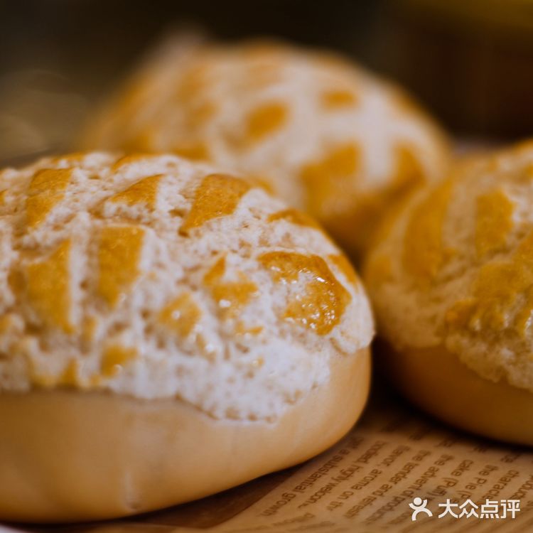 一百元五个人的中式咖啡，有山有水有金鱼