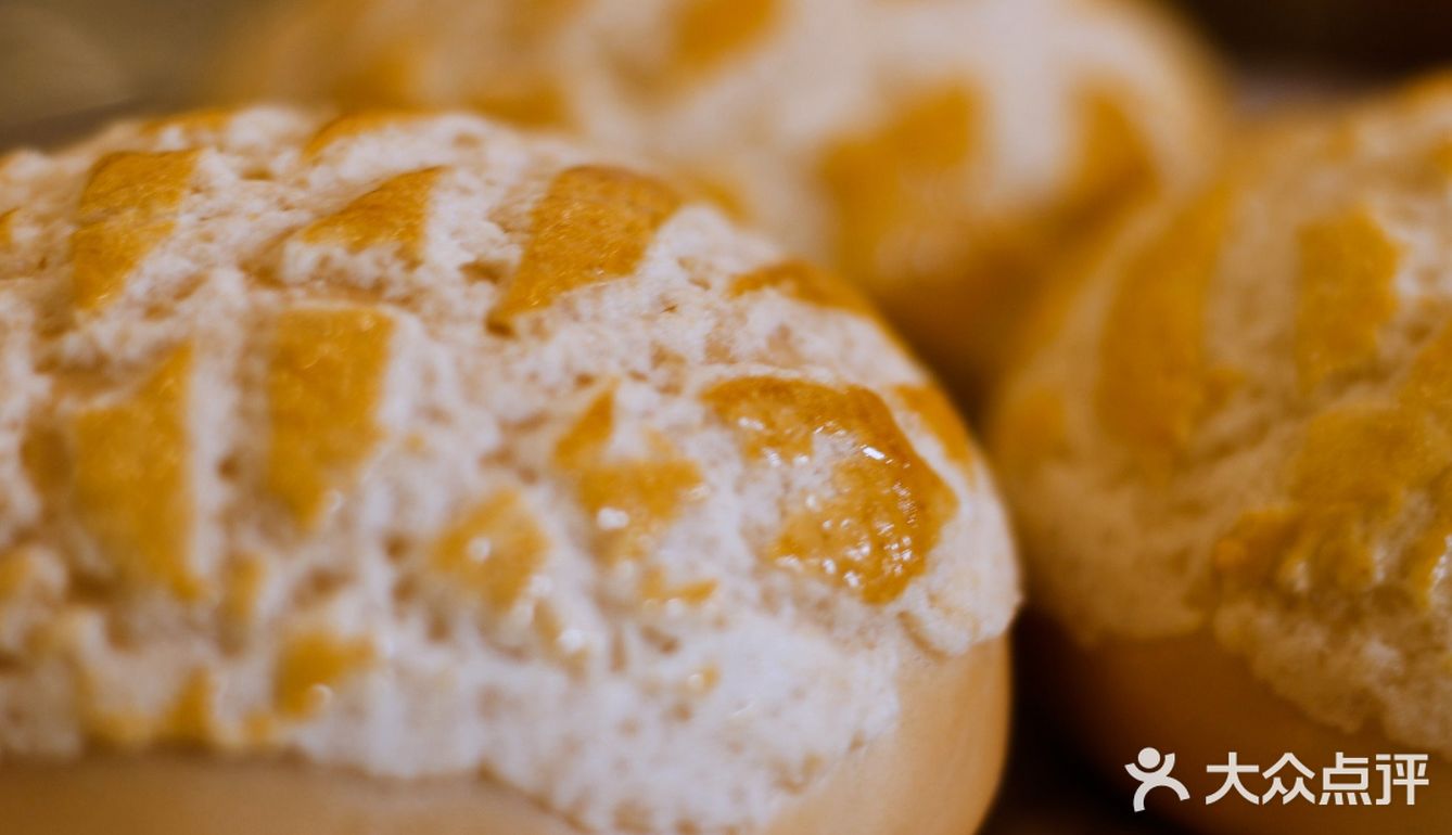 一百元五个人的中式咖啡，有山有水有金鱼