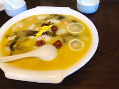 柠檬橘黄酸汤鱼-薄荷小筑融合音乐餐吧(农业路店)