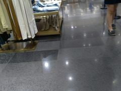 -URBAN REVIVO(济南世茂广场店)