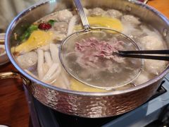 -牛满溢·自助潮汕鲜牛肉火锅(龙汇路店)