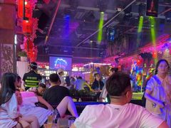 -喜鹊音乐酒馆(西街店)