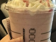 草莓白巧克力星冰乐-星巴克臻选(泰州万达广场店)