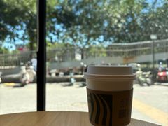 -星巴克(北京枫尚奥莱店)