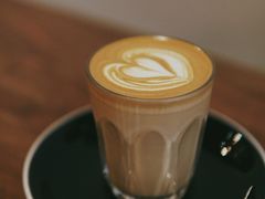 Flat&nbsp;white-black rainbow coffee