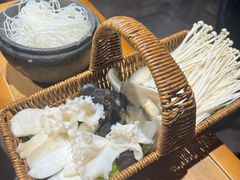 -围炉·云南铜瓢牛肉火锅(桐柏路店)