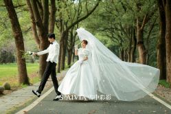 -雪中彩影婚纱摄影·微光艺术中心