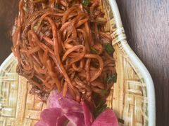 酸萝卜炒牦牛肉-吉祥圣雪藏餐