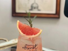 西柚樱花茉莉苏打-柯斗斗主题餐厅·狗咖·围炉煮茶·茶饮(国瑞升平里店)