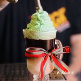 愚园路弄堂里必打卡的圣诞树🎄