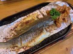 -老东镇啤酒屋海鲜加工·蒸汽海鲜·海鲜烧烤(台东店)