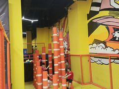 -爱蹦iBOON蹦床运动馆(江汉店)