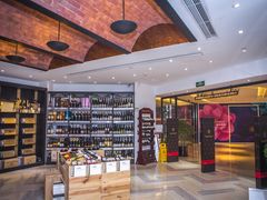 店内环境-屈臣氏酒窖(上海静安嘉里中心店)