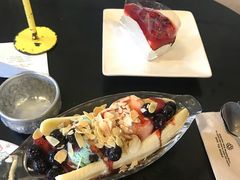 -莓园冰淇淋店