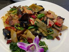 洋芋粑粑炒腊肉-东哥紫阳蒸盆子(旺座·现代城店)
