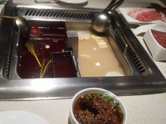 -海底捞火锅鲜切牛肉主题店(长寿路店)