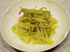 炝拌马家沟芹菜-粤珍轩·家宴·广式茶点(新城广场店)