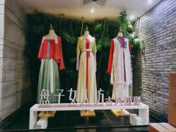 门面-盘子女人坊生日照·摄影馆(华强店)