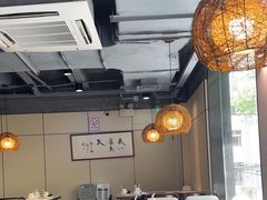 -德林酸菜鱼火锅(南丹店)