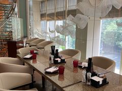 -怡咖啡海鲜自助餐厅(浦东香格里拉店)