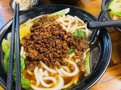 -丽虹云南过桥米线(兴工街店)