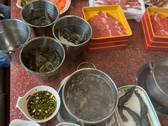 -四囍码头海鲜烧烤自助火锅(外滩南京东路悦荟广场店)
