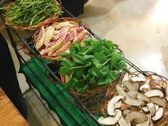 -阿婆情腊排骨火锅(饮玉巷店)
