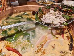 -洱火云南酸菜牛肉火锅(石景山当代商城店)