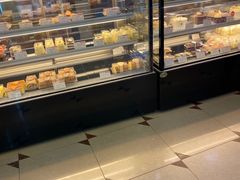 面包甜点陈列柜-红宝石·鲜奶小方·海派西点房(联洋店)