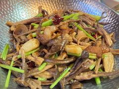 -香巴拉云南餐厅(华莱坞店)