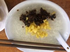 -老字号眼镜子煎包汤包店