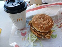 麦辣鸡腿汉堡现磨拿铁组合-麦当劳(北京路广百广场店)