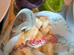 -Chom Cafe and Restaurant