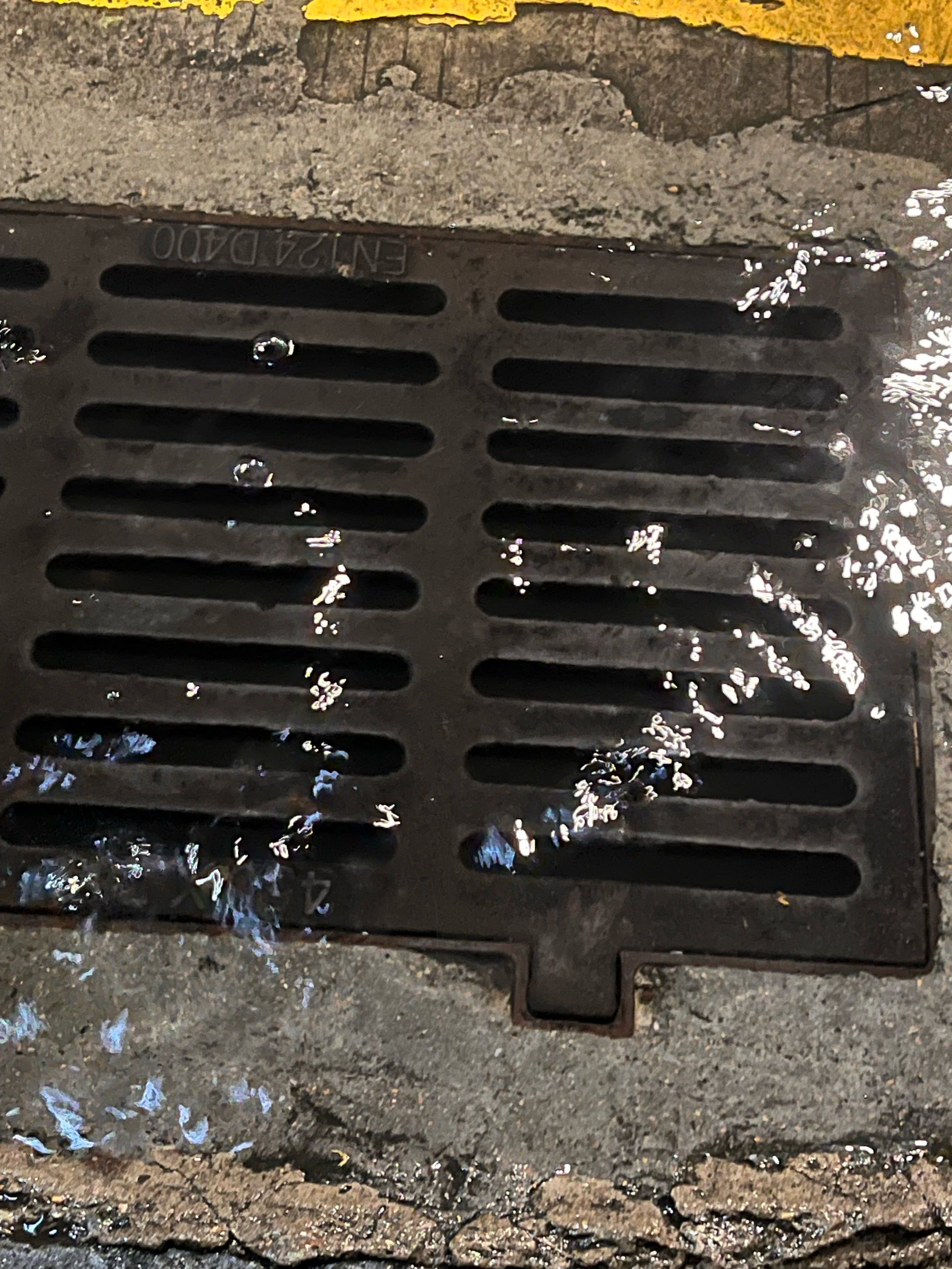 冒水泡的下水道