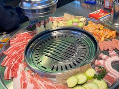 -哈哈碳都·牛肋条无限自助烤肉(台江万达店)