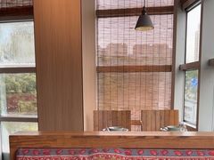 -蜜桃餐厅·伴山(湖滨商业街店)