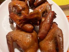 招牌烤乳鸽-石岐佬中山菜馆(张溪店)