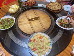 -人民公社铁锅炖·东北菜(卫国道店)