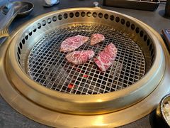 -铭牛烧肉·和牛海鲜自助(高新月牙湖店)