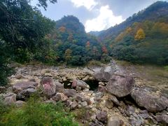 -燕子河大峡谷天坑仙境