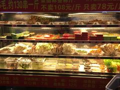 面包甜点陈列柜-钢管厂五区小郡肝火锅串串香(福清店)