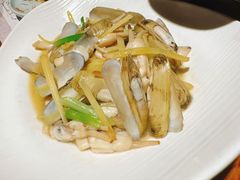 -黄泥岗·地道湖北菜(奥特莱斯店)