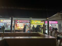 -东海岸人工湖美食村