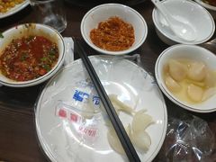 -乡土黄·鲜牛肉火锅·小龙虾(兴业街店)