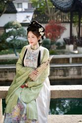 -一揽芳华汉服旗袍体验馆(拙政园店)