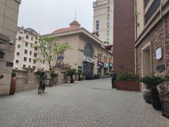 -鲁邦国际风情街(麦世达韩国精品百货店)